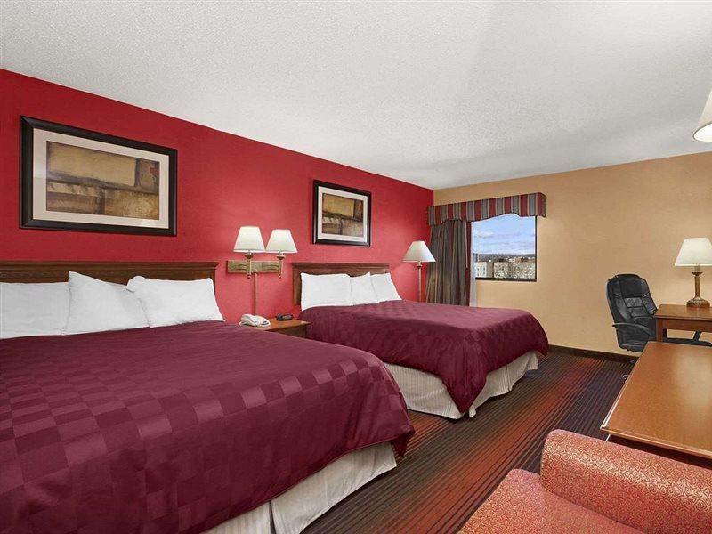 Ramada By Wyndham East Orange Hotel Exterior foto