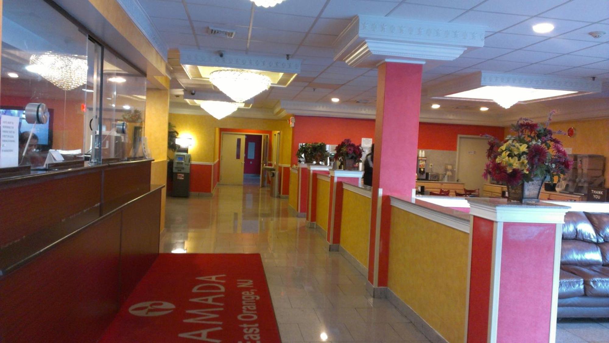 Ramada By Wyndham East Orange Hotel Exterior foto
